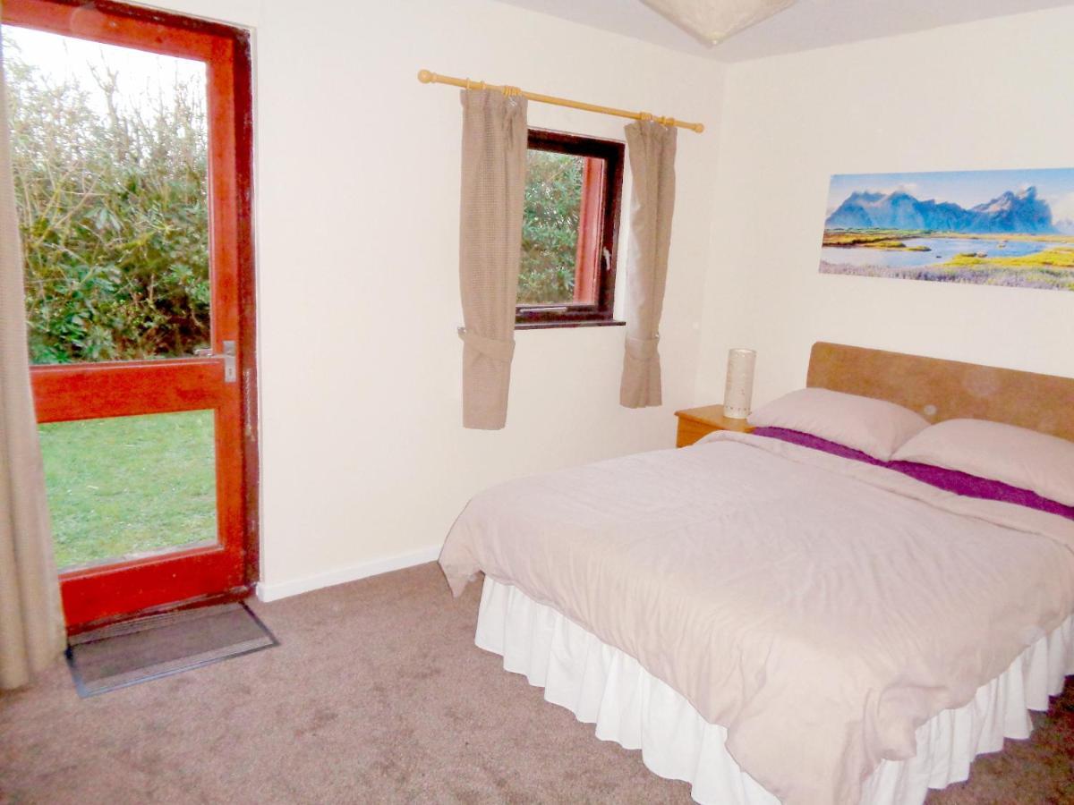 28 Yew Lodge Амрот Экстерьер фото